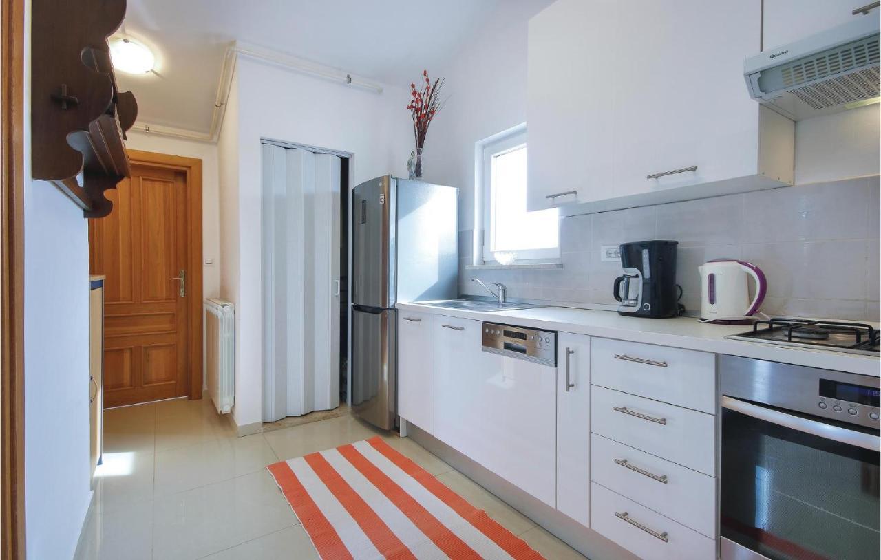 Cozy Apartment In Medulin With Kitchen Exterior photo
